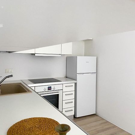 Summer Getaway: Stunning 1 Bedroom Apartment! Polis المظهر الخارجي الصورة